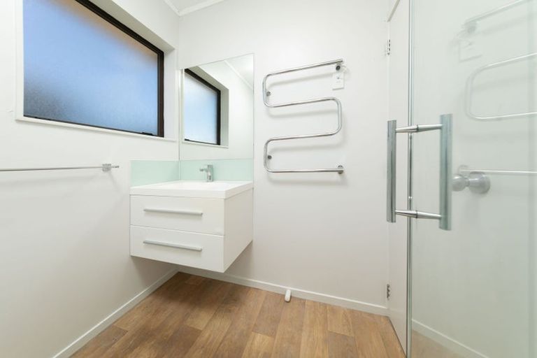 Photo of property in 19a Marewa Street, Te Atatu South, Auckland, 0610