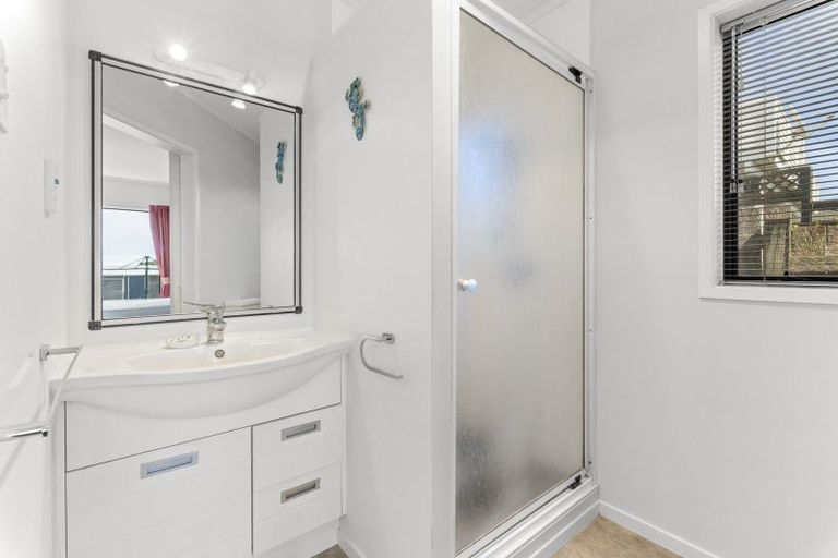 Photo of property in 9 Chatswood Grove, Fitzroy, New Plymouth, 4312