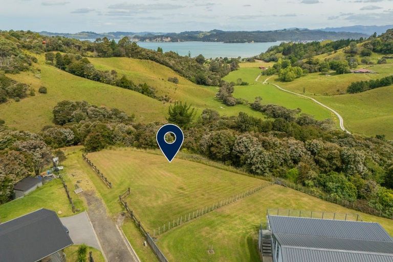 Photo of property in 14 Tironui Place, Whitianga, 3510
