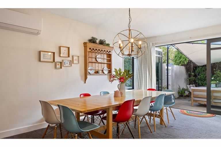 Photo of property in 94 Saint Martins Road, Saint Martins, Christchurch, 8022