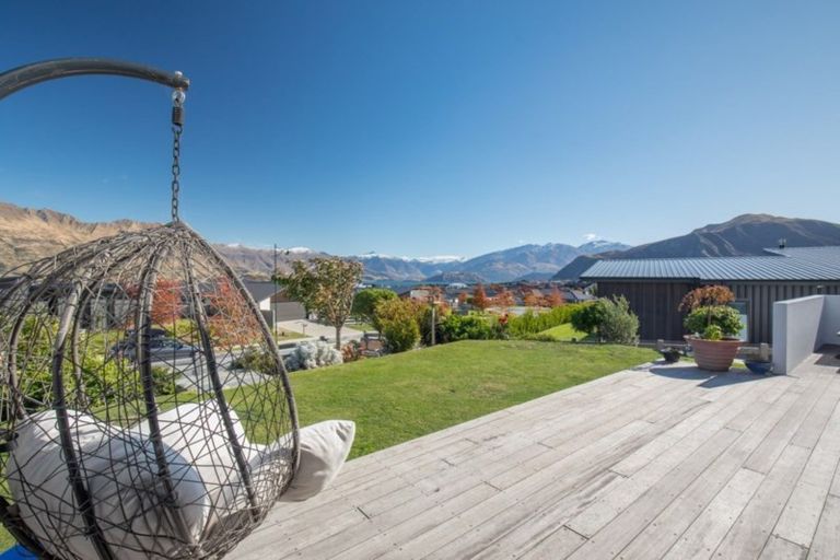Photo of property in 80 Forest Heights, Wanaka, 9305