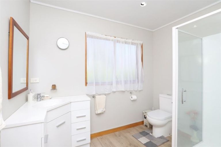 Photo of property in 12 Parkview Avenue, Western Heights, Hamilton, 3200