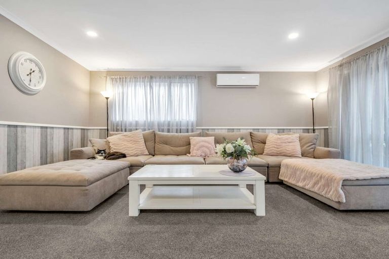 Photo of property in 16 Antrim Place, Nawton, Hamilton, 3200