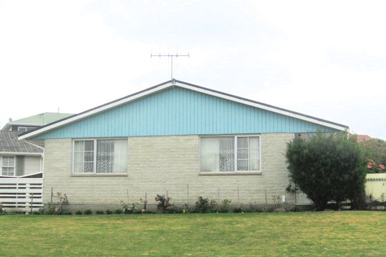 Photo of property in 36 Teoti Street, Paraparaumu Beach, Paraparaumu, 5032