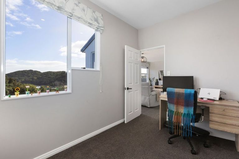 Photo of property in 20 Sailmaker Close, Whitby, Porirua, 5024