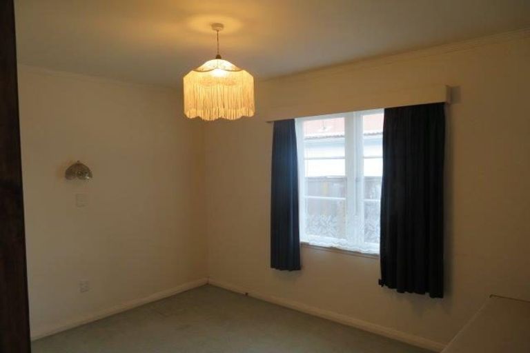 Photo of property in 11 Vincent Street, Waterloo, Lower Hutt, 5011