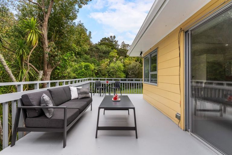 Photo of property in 1/21 Woodcote Drive, Glenfield, Auckland, 0629