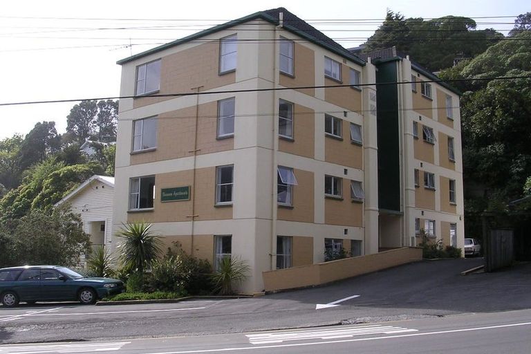 Photo of property in 161u2 Glenmore Street, Kelburn, Wellington, 6012
