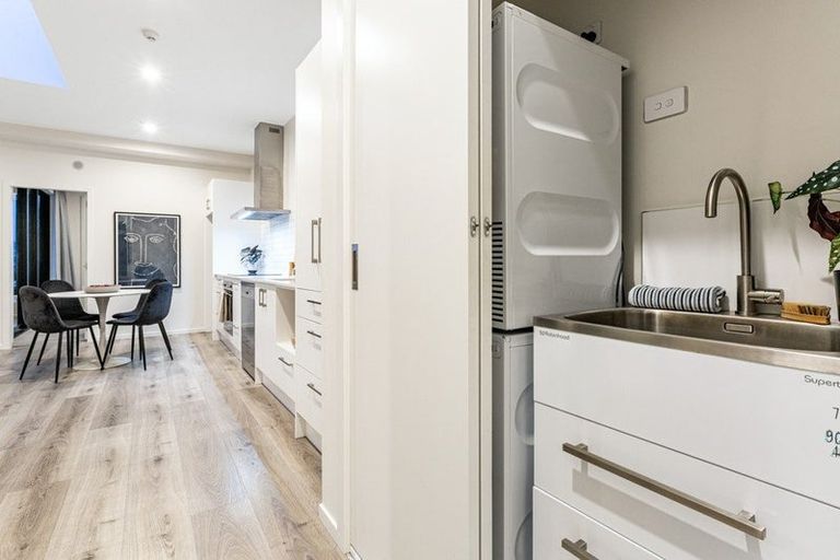 Photo of property in 305/2 Onepu Road, Kilbirnie, Wellington, 6022