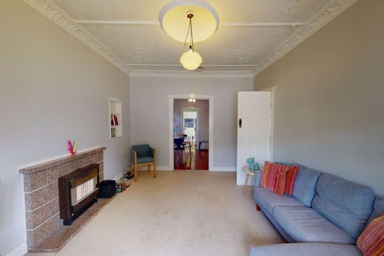 Photo of property in 98 The Parade, Island Bay, Wellington, 6023