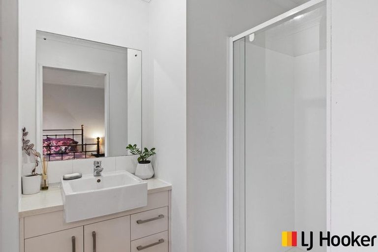 Photo of property in 16 Margarita Rise, Pukekohe, 2120