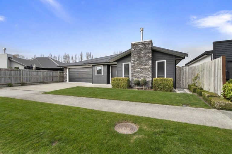 Photo of property in 36 Freedom Drive, Kelvin Grove, Palmerston North, 4414