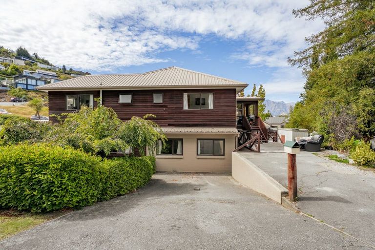Photo of property in 1 Salmond Place, Queenstown, 9300