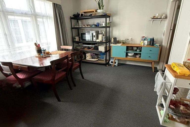 Photo of property in 76 Mcalpine Avenue, Mount Cook, Wellington, 6011