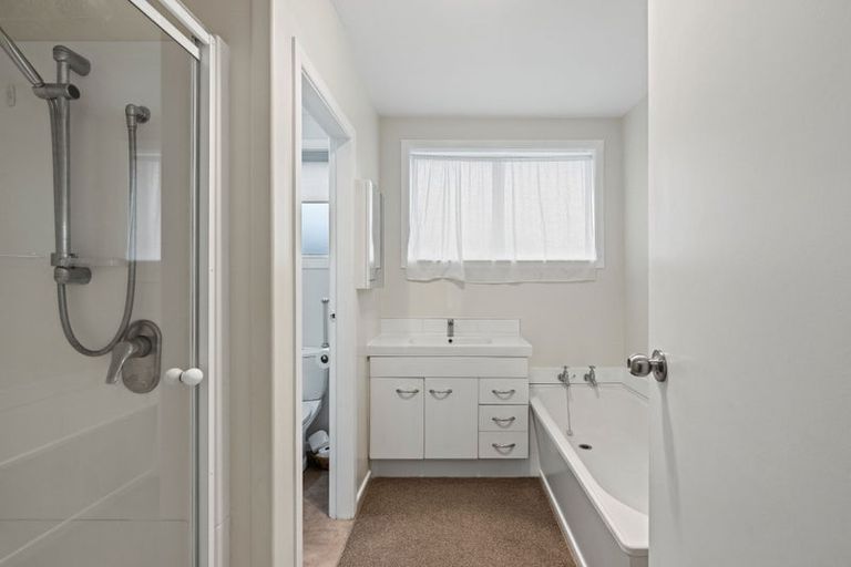 Photo of property in 12 Cowper Place, Avondale, Christchurch, 8061