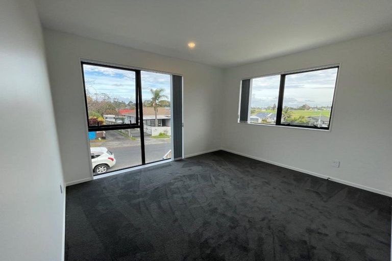 Photo of property in 3a De Quincey Terrace, Highland Park, Auckland, 2010