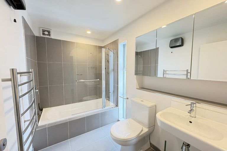 Photo of property in 77 Bishop Street, St Albans, Christchurch, 8014