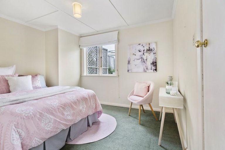 Photo of property in 13 Ferry Street, Seatoun, Wellington, 6022