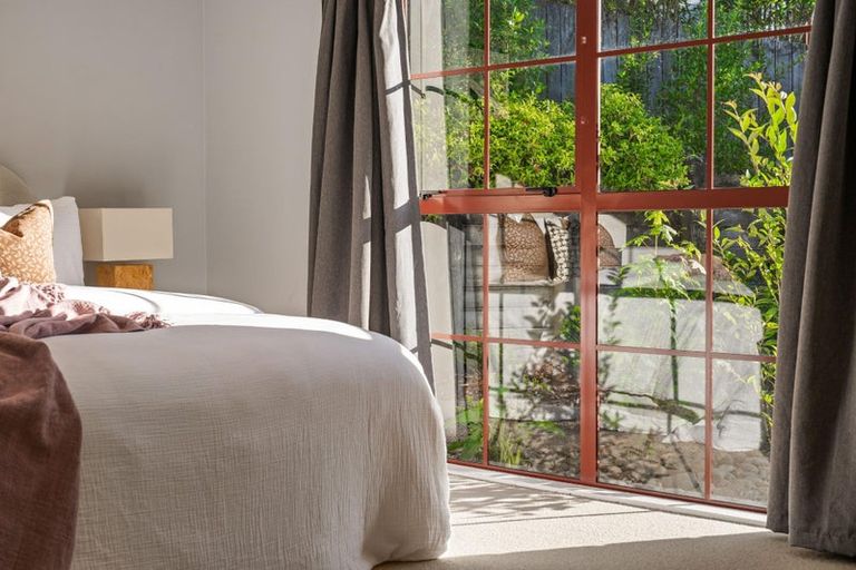 Photo of property in 90a Colwill Road, Massey, Auckland, 0614