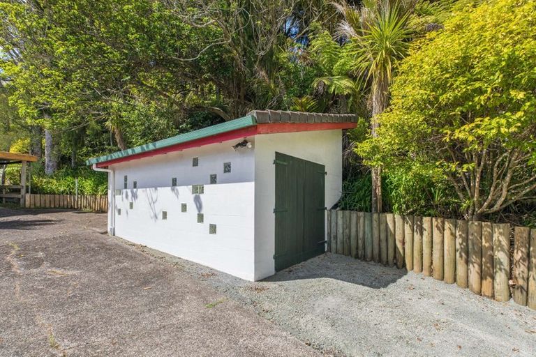 Photo of property in 764 West Coast Road, Oratia, Auckland, 0604