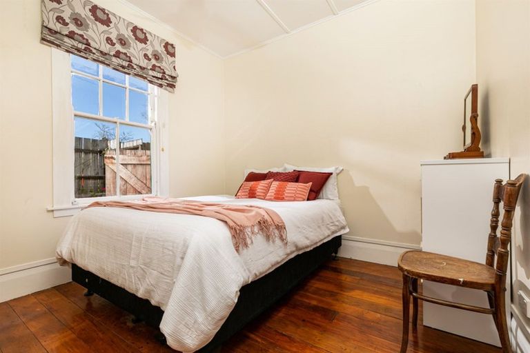 Photo of property in 47 Newington Road, Henderson, Auckland, 0612