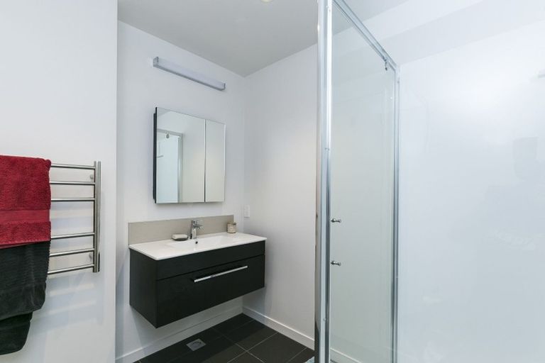 Photo of property in 11/6u Oswald Crescent, Paparangi, Wellington, 6037