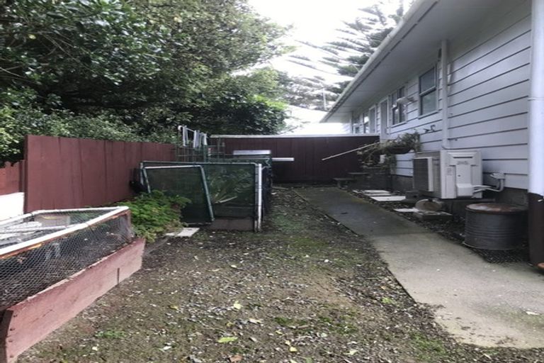 Photo of property in 210f4 Newlands Road, Newlands, Wellington, 6037