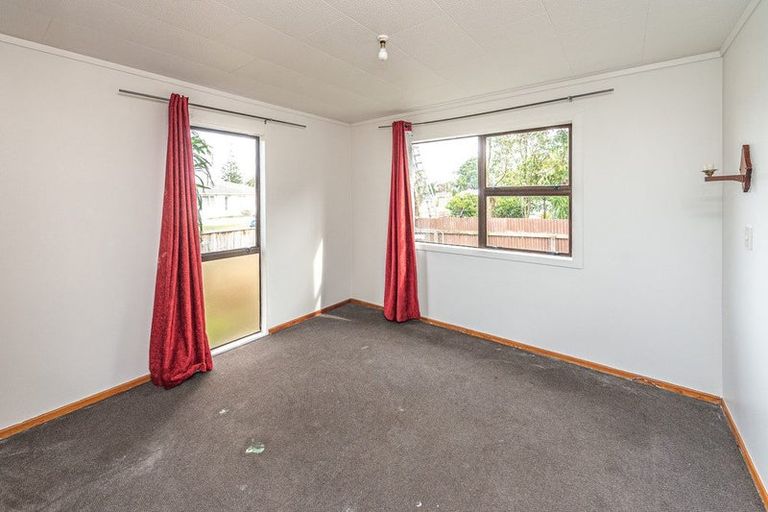 Photo of property in 19 Tongariro Street, Castlecliff, Whanganui, 4501