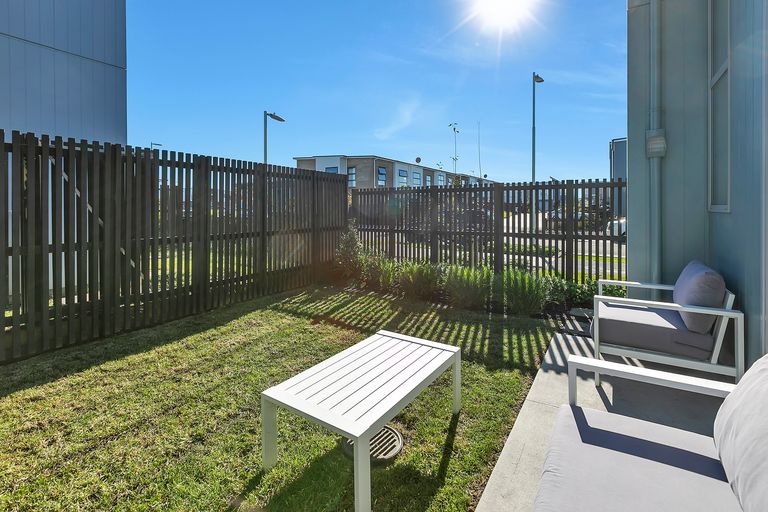 Photo of property in 30 Oioi Road, Hobsonville, Auckland, 0616