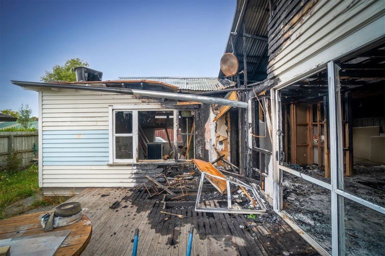 Photo of property in 28 Northcote Road, Northcote, Christchurch, 8052