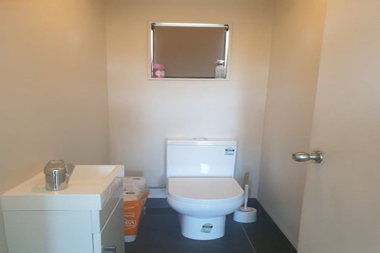 Photo of property in 33 Tarapiroe Avenue, Takanini, 2112