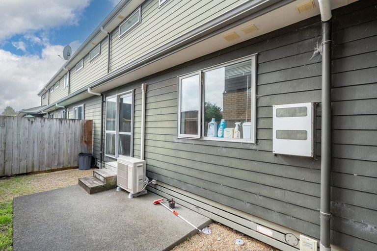 Photo of property in 2/52 Helena Road, Hillcrest, Hamilton, 3216