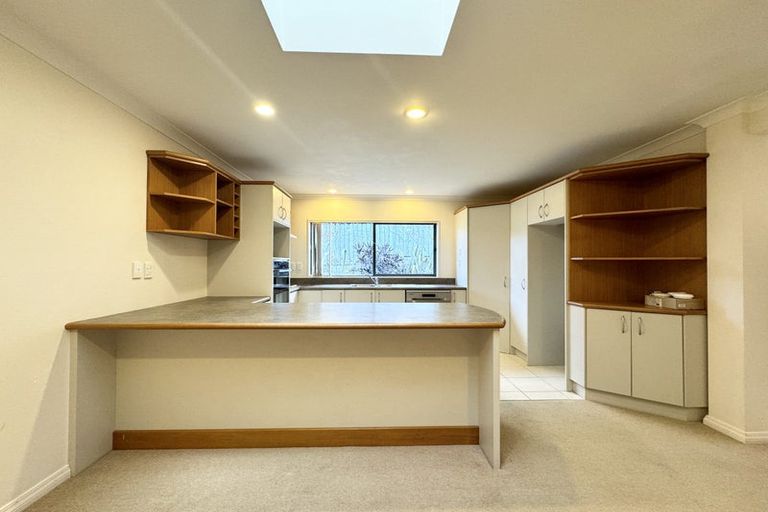 Photo of property in 4 Mackwell Road, Fairview Heights, Auckland, 0632