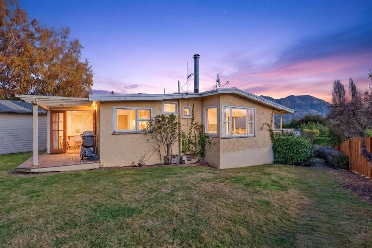 Photo of property in 35a Aubrey Road, Wanaka, 9305