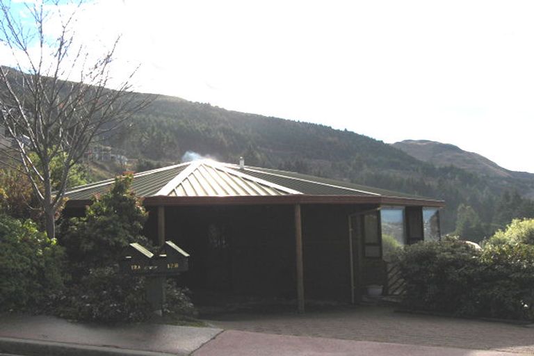 Photo of property in 12a Golden Terrace, Queenstown, 9300