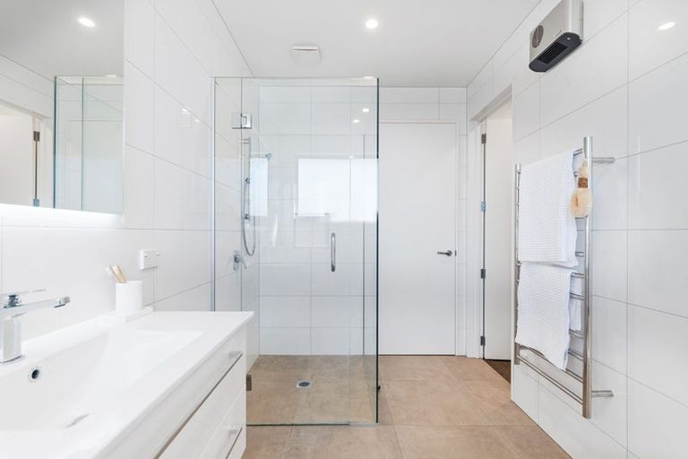 Photo of property in 58 Mcfaddens Road, St Albans, Christchurch, 8052