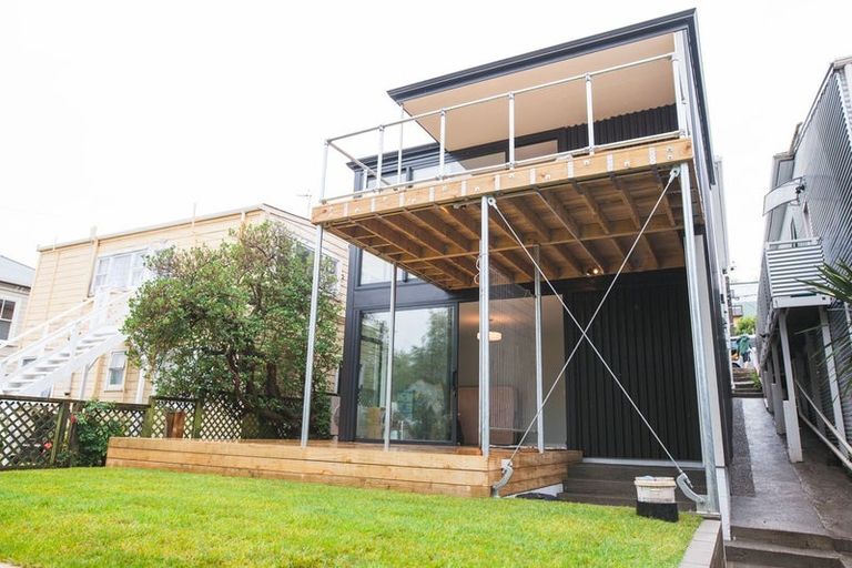 Photo of property in 122 Owen Street, Newtown, Wellington, 6021