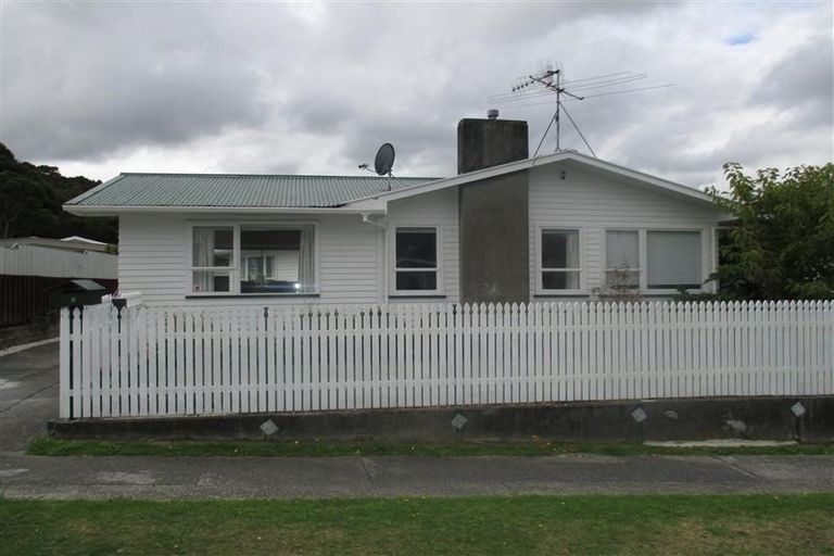 Photo of property in 8 Kaponga Street, Wainuiomata, Lower Hutt, 5014