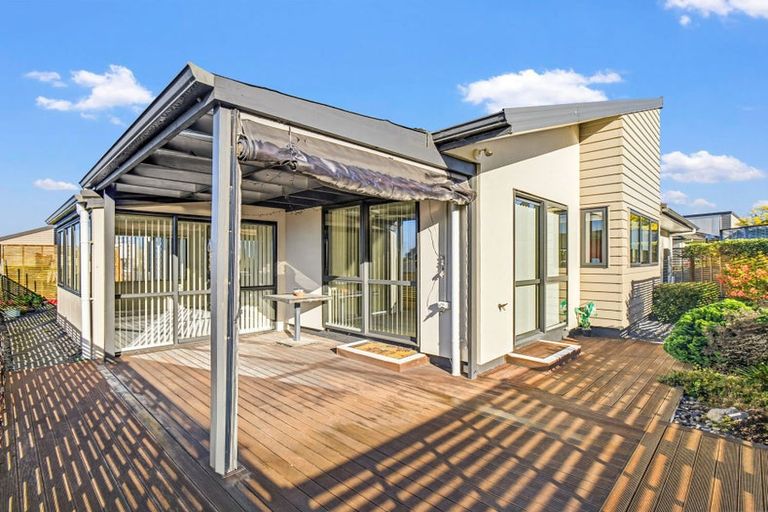 Photo of property in Caversham Park, 2/18 Caversham Road, Westmere, Whanganui, 4501