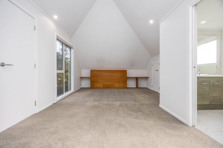 Photo of property in 74 Queen Street, Northcote Point, Auckland, 0627