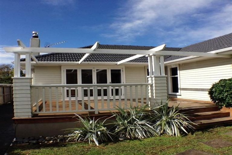 Photo of property in 13 Kervil Avenue, Te Atatu Peninsula, Auckland, 0610