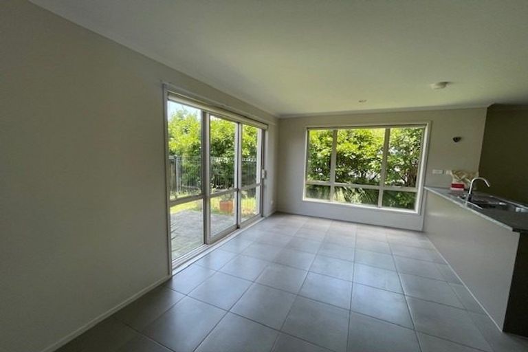 Photo of property in 1 Akeake Lane, Manurewa, Auckland, 2102