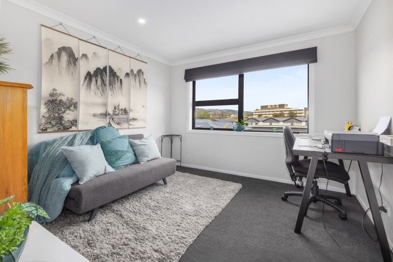 Photo of property in 39 Karearea Avenue, Kenepuru, Porirua, 5022