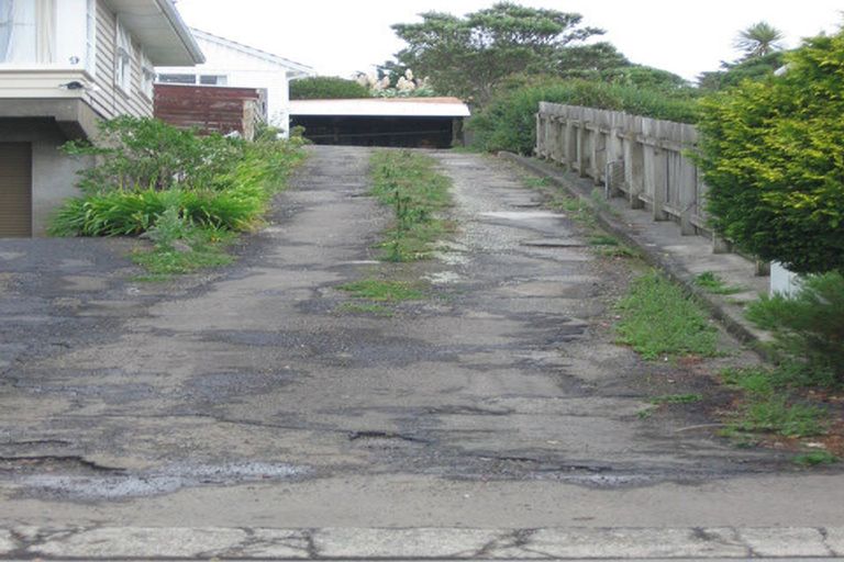 Photo of property in 11 Trebann Street, Paparangi, Wellington, 6037