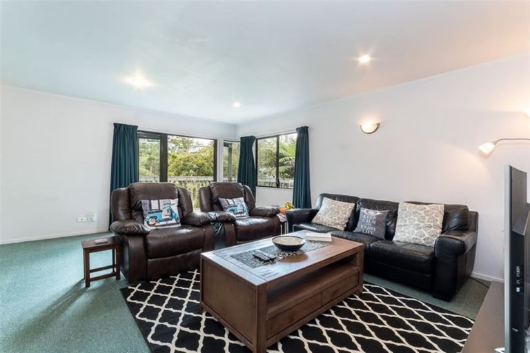 Photo of property in 2/45 Flaxdale Street, Birkdale, Auckland, 0626