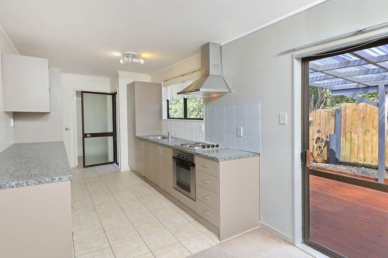 Photo of property in 216 Solar Road, Glen Eden, Auckland, 0602