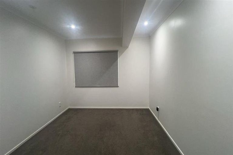 Photo of property in 54 Redoubt Road, Clover Park, Auckland, 2105