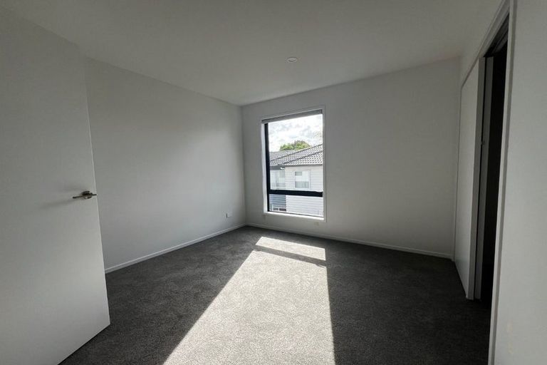 Photo of property in 21 Divich Avenue, Te Atatu South, Auckland, 0610