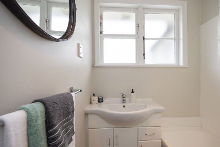 Photo of property in 16 Newbury Street, Awapuni, Palmerston North, 4412