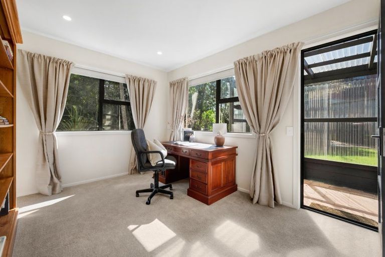 Photo of property in 32c Devon Road, Bucklands Beach, Auckland, 2012